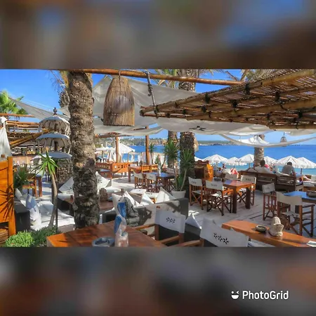 Ocean Whisper Escape Апартаменты